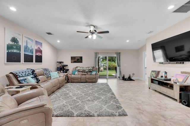 6412 Las Palmas Way, Port St Lucie, FL 34952