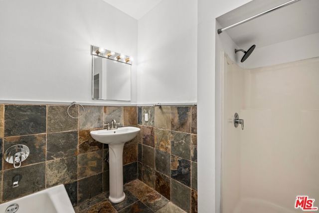 153 Hollister Avenue, Santa Monica, CA 90405