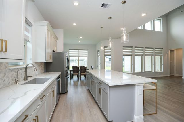 20915 Whirlaway Green Circle, Tomball, TX 77377