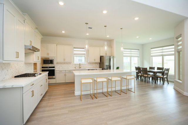 20915 Whirlaway Green Circle, Tomball, TX 77377