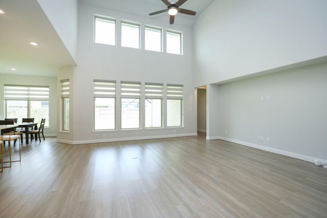 20915 Whirlaway Green Circle, Tomball, TX 77377