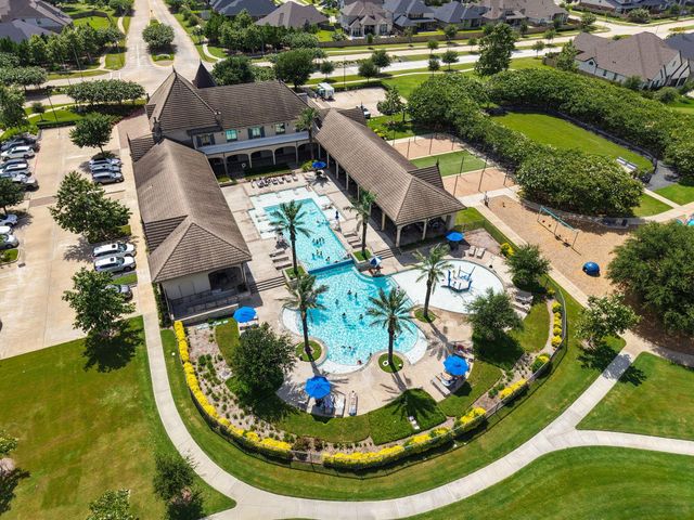 20915 Whirlaway Green Circle, Tomball, TX 77377