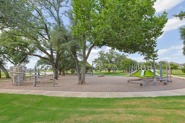 20915 Whirlaway Green Circle, Tomball, TX 77377