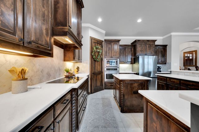 3321 Swan Lake Drive, Midlothian, TX 76065