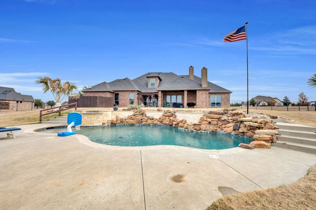 3321 Swan Lake Drive, Midlothian, TX 76065