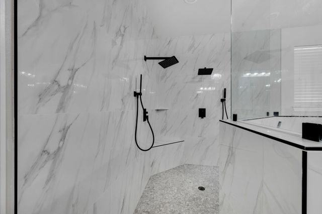 3321 Swan Lake Drive, Midlothian, TX 76065