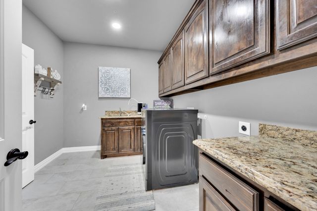 3321 Swan Lake Drive, Midlothian, TX 76065