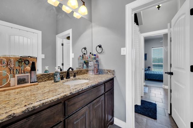 3321 Swan Lake Drive, Midlothian, TX 76065