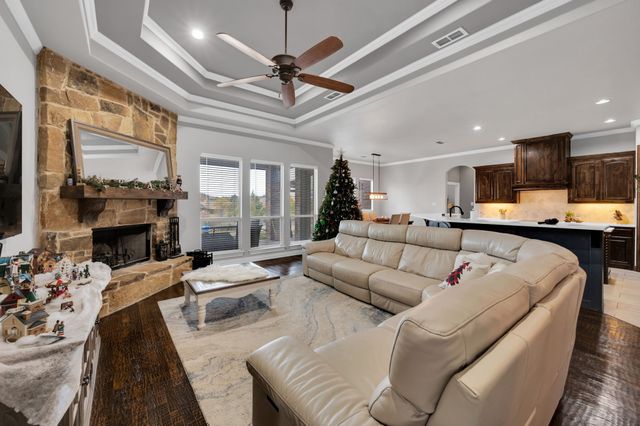 3321 Swan Lake Drive, Midlothian, TX 76065