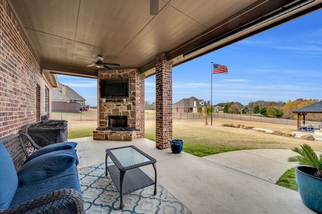 3321 Swan Lake Drive, Midlothian, TX 76065