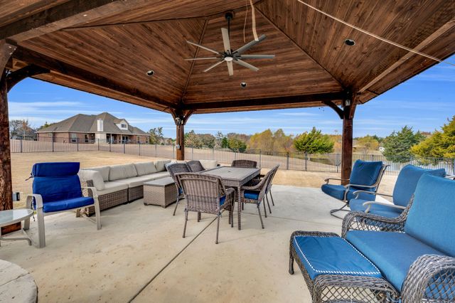 3321 Swan Lake Drive, Midlothian, TX 76065