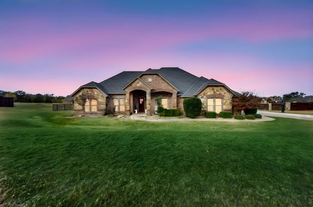 3321 Swan Lake Drive, Midlothian, TX 76065