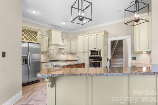 1055 Catawba Greens Drive, Newton, NC 28658