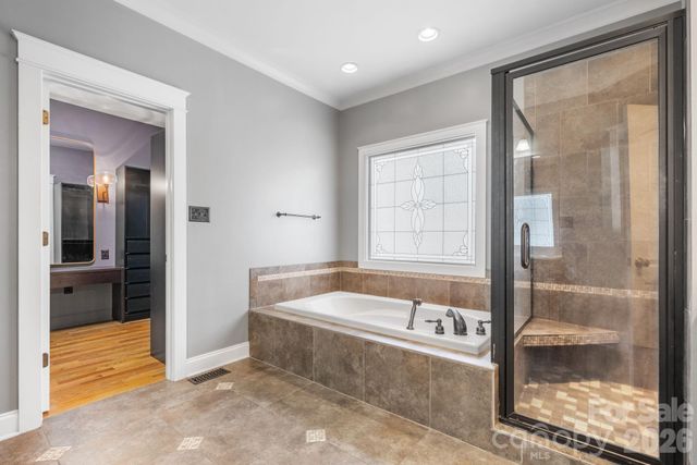 1055 Catawba Greens Drive, Newton, NC 28658