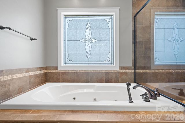 1055 Catawba Greens Drive, Newton, NC 28658