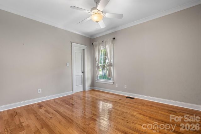 1055 Catawba Greens Drive, Newton, NC 28658