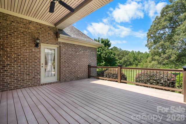 1055 Catawba Greens Drive, Newton, NC 28658
