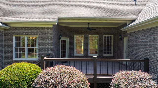 1055 Catawba Greens Drive, Newton, NC 28658