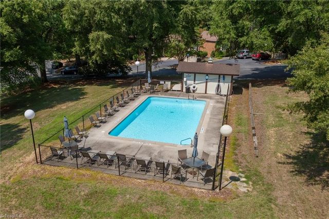 1137 Gatehouse Road, High Point, NC 27262