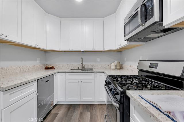 801 E Acacia Avenue F, Glendale, CA 91205