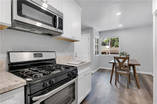 801 E Acacia Avenue F, Glendale, CA 91205