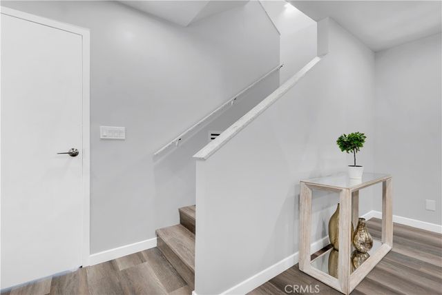801 E Acacia Avenue F, Glendale, CA 91205