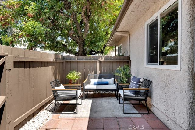 801 E Acacia Avenue F, Glendale, CA 91205