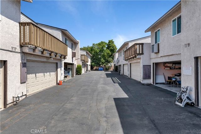 801 E Acacia Avenue F, Glendale, CA 91205