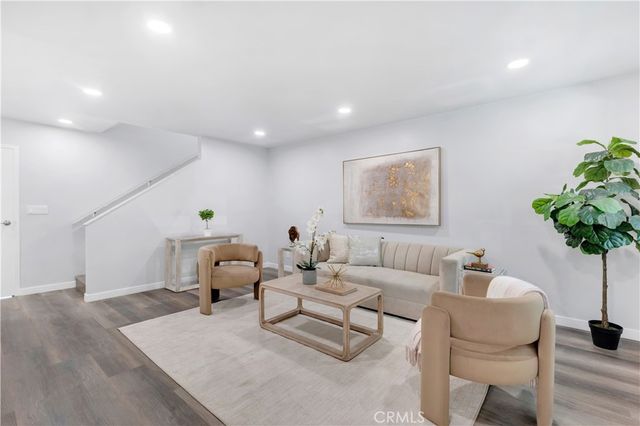 801 E Acacia Avenue F, Glendale, CA 91205