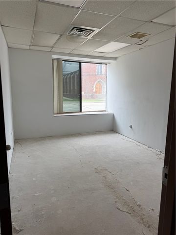 537 Lincoln Hwy, East Mckeesport, PA 15035