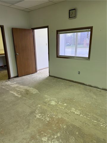 537 Lincoln Hwy, East Mckeesport, PA 15035