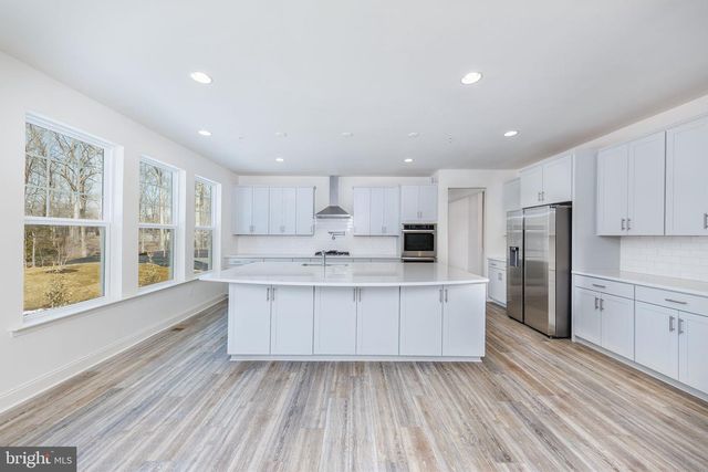 15719 HENRIETTA DR, Accokeek, MD 20607