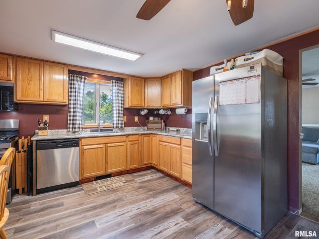 126 N EISELE Drive, Bellevue, IL 61604