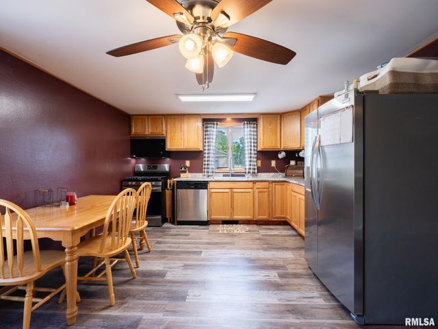 126 N EISELE Drive, Bellevue, IL 61604