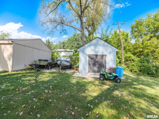 126 N EISELE Drive, Bellevue, IL 61604