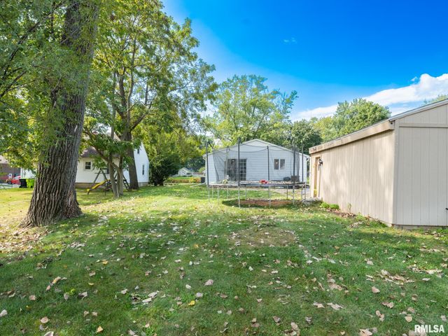 126 N EISELE Drive, Bellevue, IL 61604