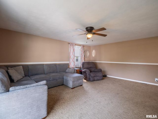 126 N EISELE Drive, Bellevue, IL 61604