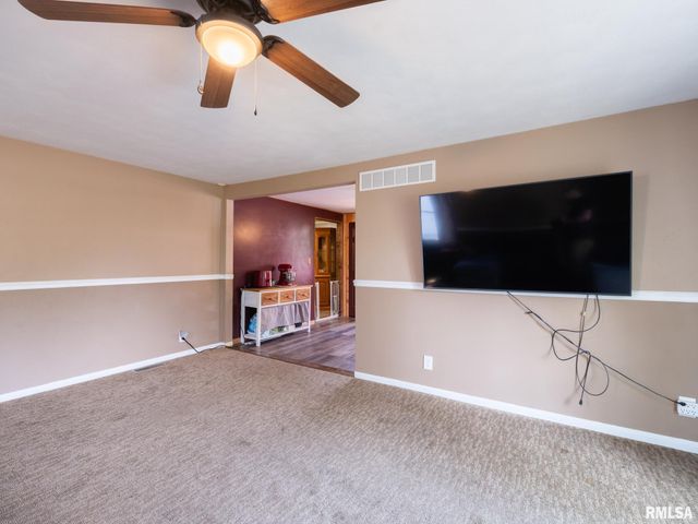 126 N EISELE Drive, Bellevue, IL 61604