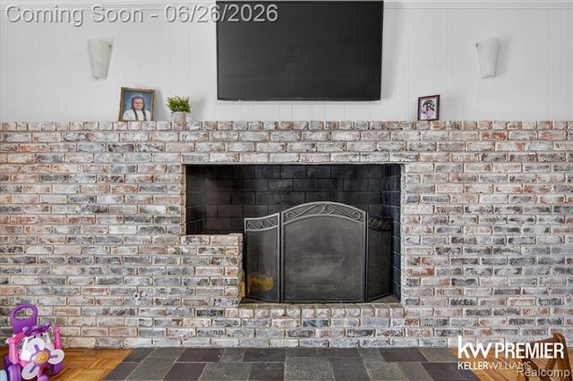 14087 Golfview Street, Livonia, MI 48154