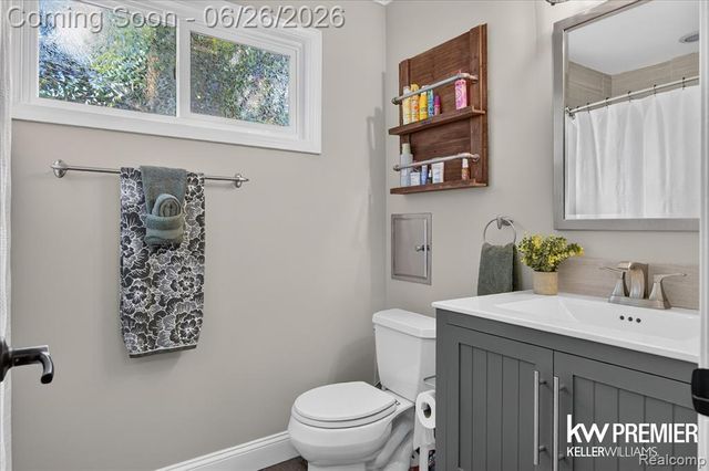 14087 Golfview Street, Livonia, MI 48154