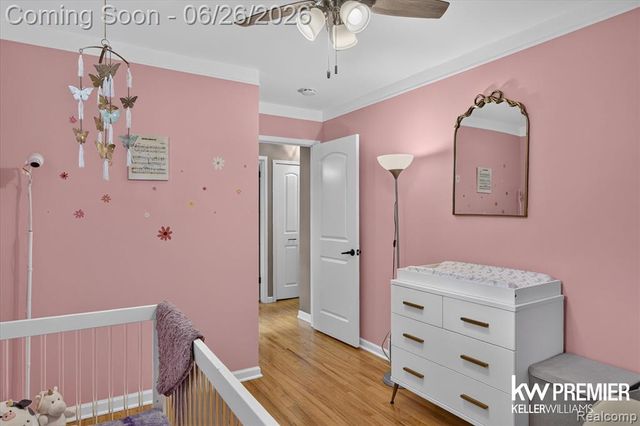 14087 Golfview Street, Livonia, MI 48154