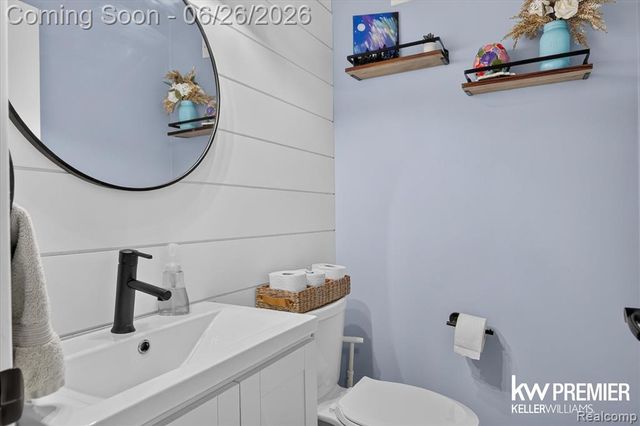 14087 Golfview Street, Livonia, MI 48154