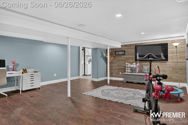 14087 Golfview Street, Livonia, MI 48154