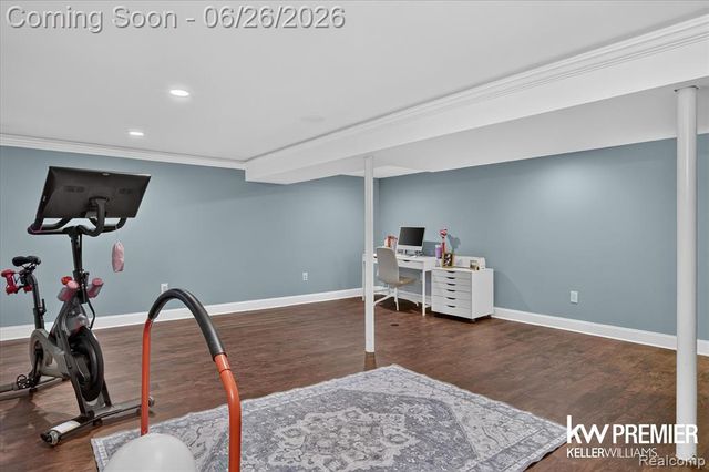 14087 Golfview Street, Livonia, MI 48154
