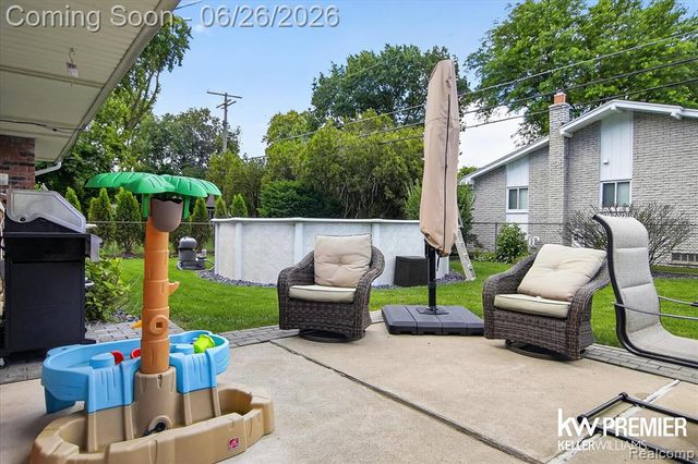 14087 Golfview Street, Livonia, MI 48154