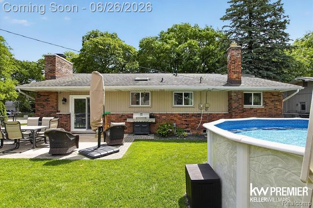 14087 Golfview Street, Livonia, MI 48154