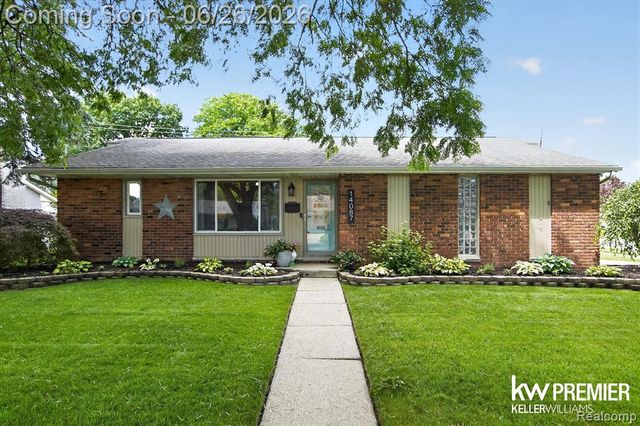 14087 Golfview Street, Livonia, MI 48154