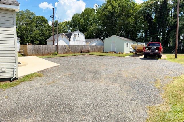 2827 E Long Avenue, Gastonia, NC 28054
