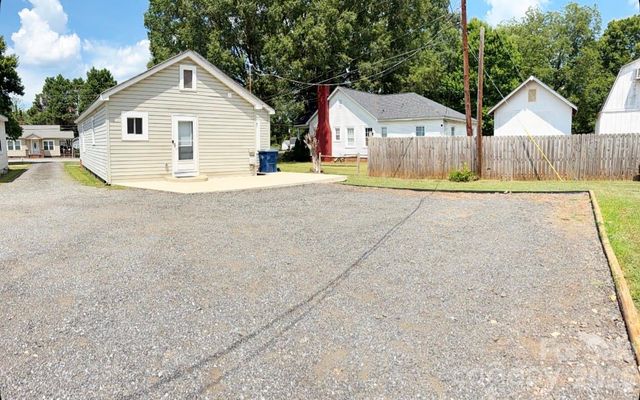 2827 E Long Avenue, Gastonia, NC 28054
