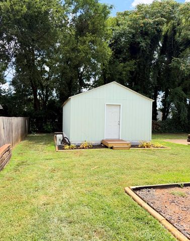 2827 E Long Avenue, Gastonia, NC 28054